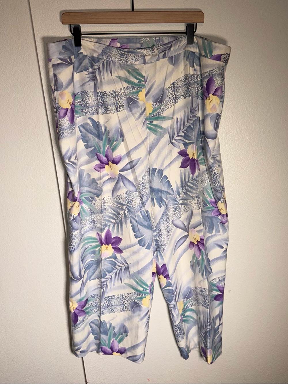 VINTAGE AUGUST SILK Floral Silk high waisted Hawaiian print Pastel Watercolor XL